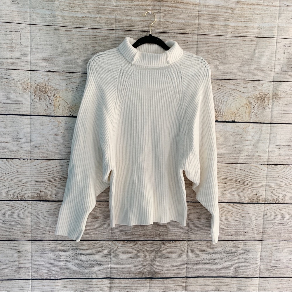Few Moda White Turtleneck